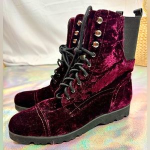 Donald J. Plainer 💜 Velvet Carmen Boots. Size 8